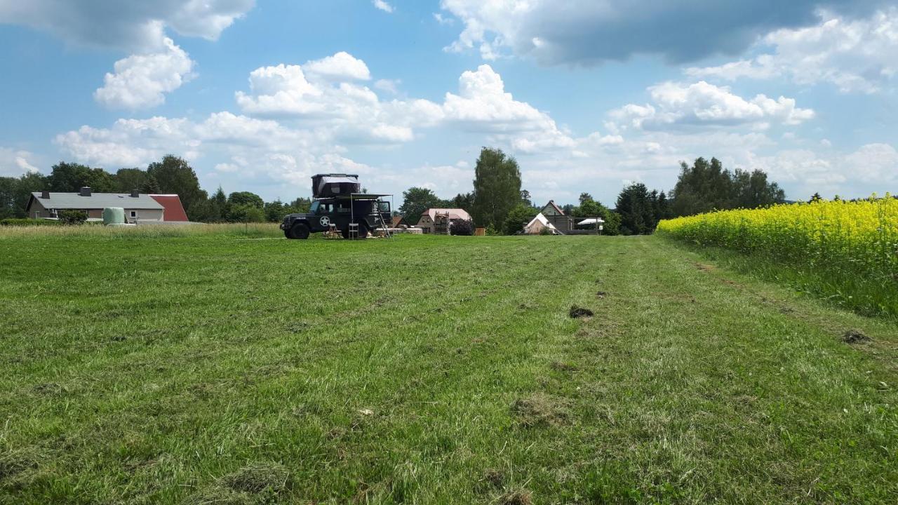 Autark-Camp Gleis A. Hotel Durrhennersdorf Buitenkant foto